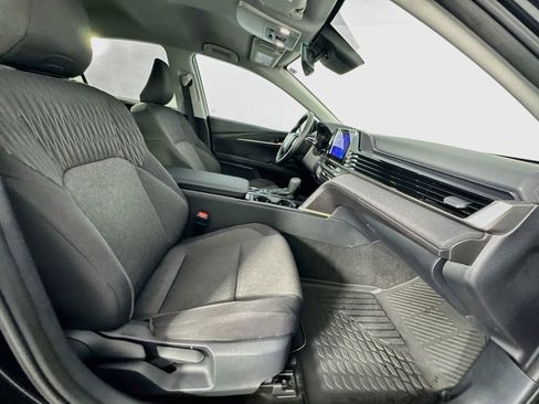 Used 2025 Toyota Camry LE FWD image 31