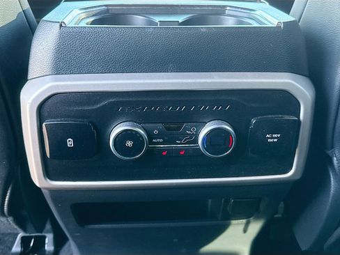 Used 2022 Ford Expedition Limited image 31