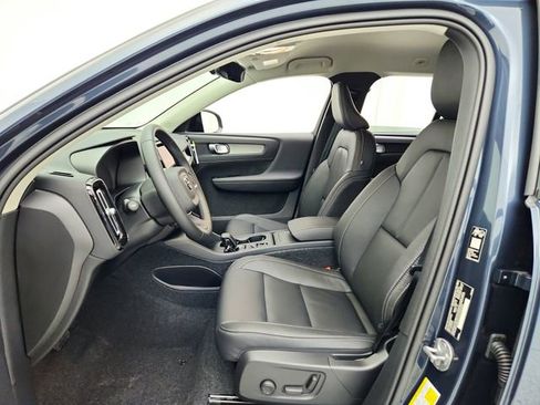 New 2026 Volvo XC40 B5 Core w/ Climate Package image 17