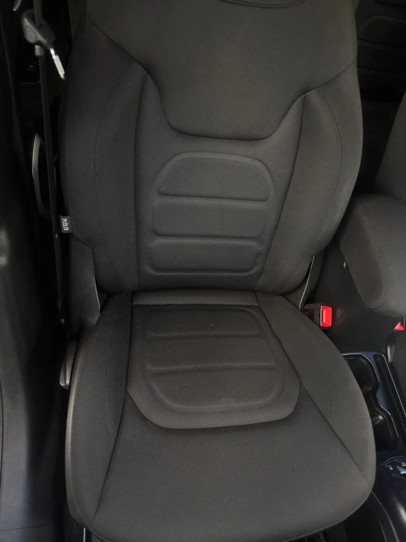 Used 2019 Jeep Renegade Latitude w/ Safety & Security Group II FWD image 19