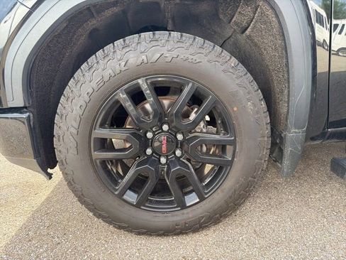 Used 2020 GMC Sierra 1500 Elevation w/ Elevation Value Package image 3