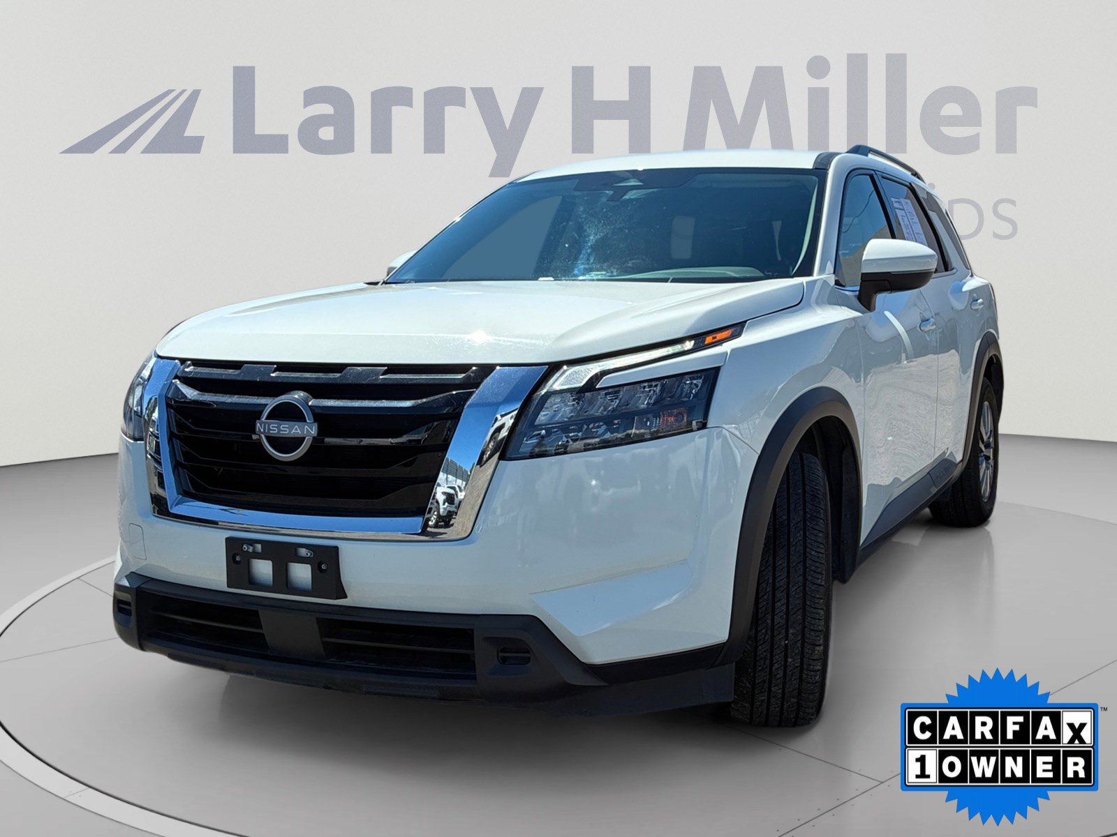 Used 2025 Nissan Pathfinder SV AWD/4WD image 1