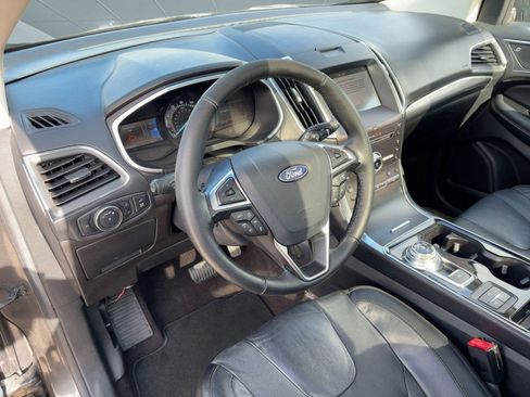 Used 2019 Ford Edge Titanium w/ Equipment Group 301A image 4