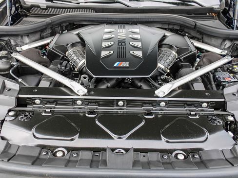 Used 2023 BMW X7 M60i w/ Executive Package image 27