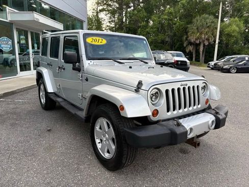Used 2012 Jeep Wrangler Unlimited Sahara w/ Connectivity Group AWD/4WD image 6
