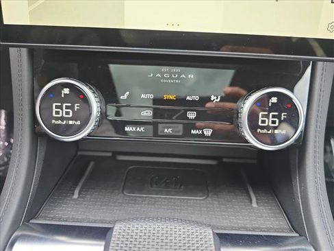 Certified 2024 Jaguar F-PACE SVR image 23