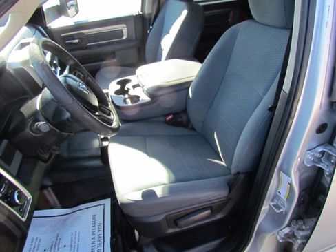 Used 2018 RAM 3500 SLT image 10