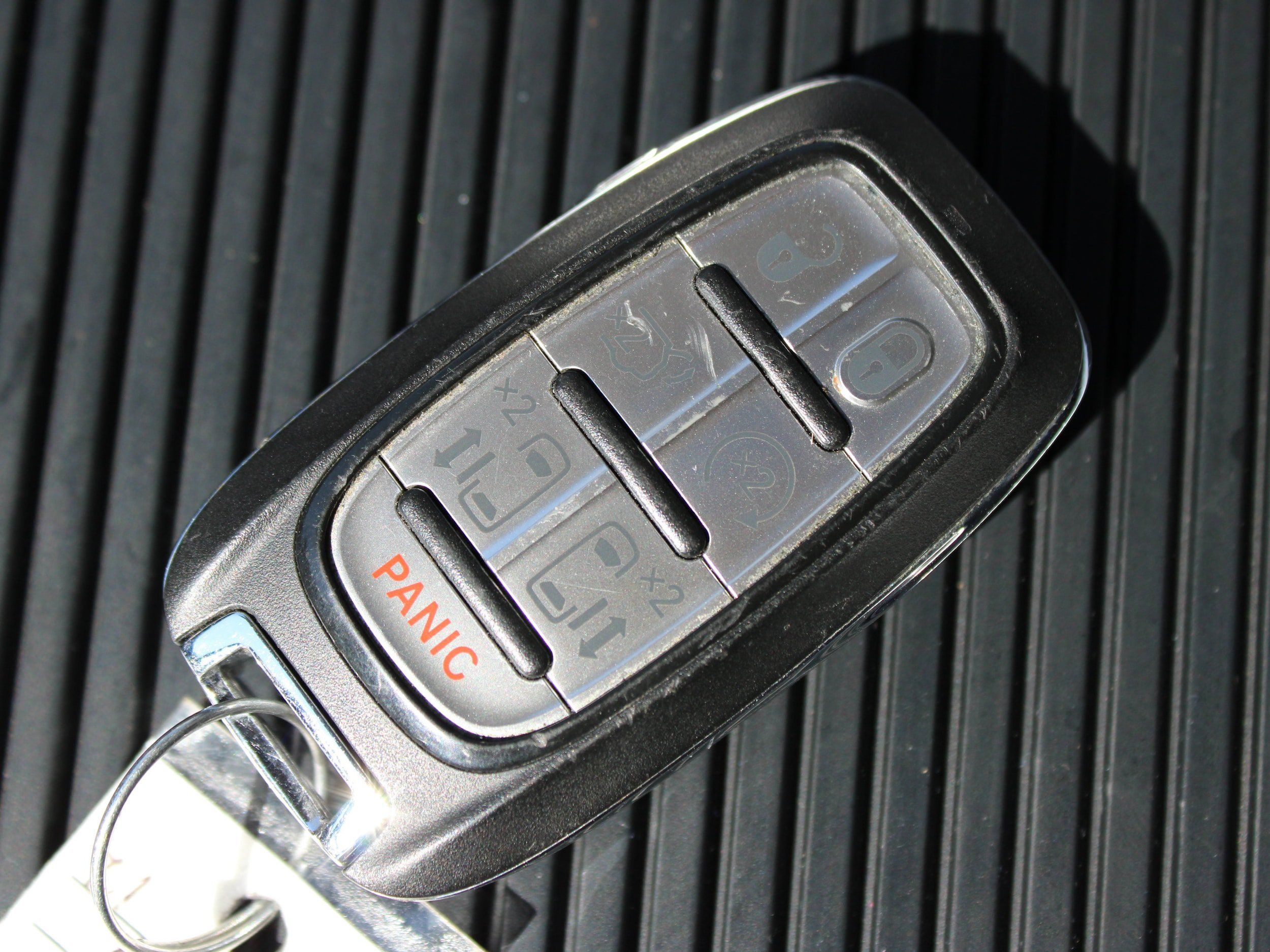 Used 2020 Chrysler Pacifica Limited w/ Tire & Wheel Group FWD image 49