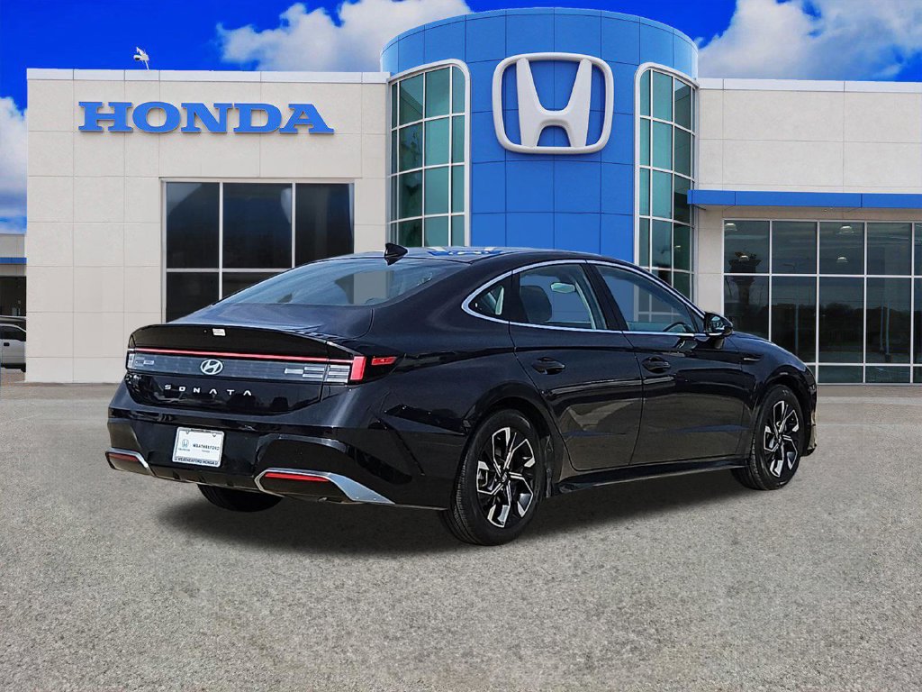 Used 2024 Hyundai Sonata SEL FWD image 3