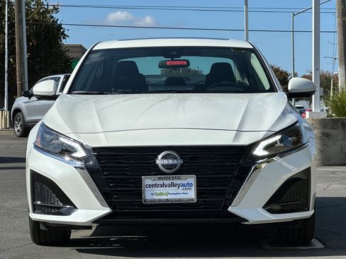 New 2025 Nissan Altima 2.5 SL image 9