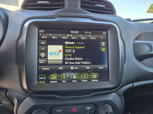 Certified 2022 Jeep Renegade Latitude image 9