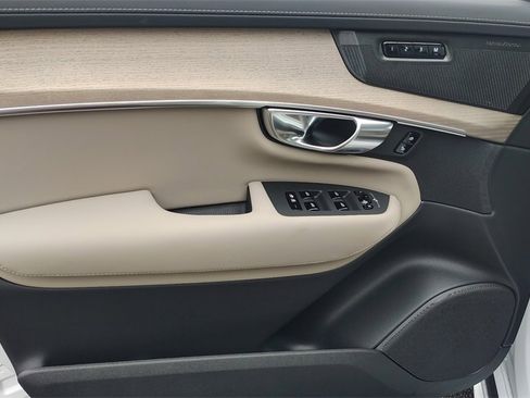 New 2026 Volvo XC90 B6 Plus image 8