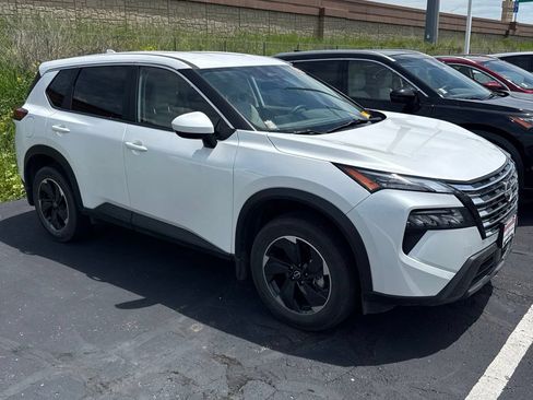 Certified 2025 Nissan Rogue SV AWD/4WD image 1
