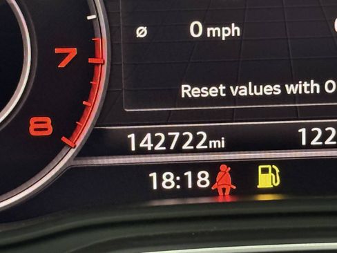 Used 2018 Audi Q5 Prestige w/ Prestige Package AWD/4WD image 35