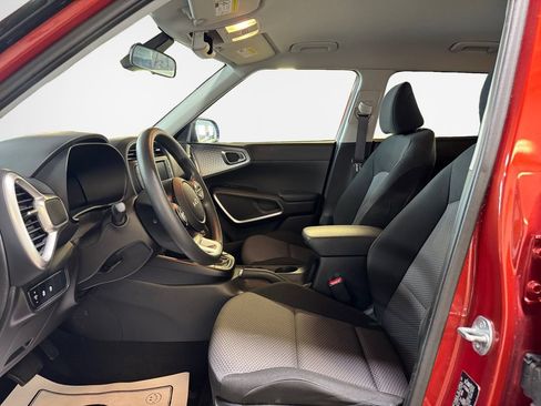 Certified 2023 Kia Soul LX FWD image 12