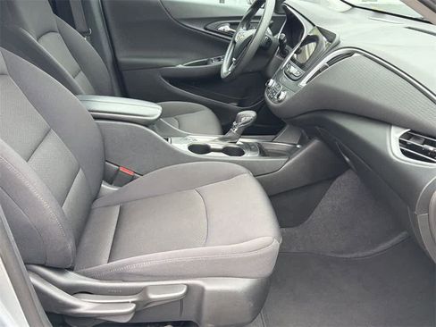 Used 2023 Chevrolet Malibu LT image 12