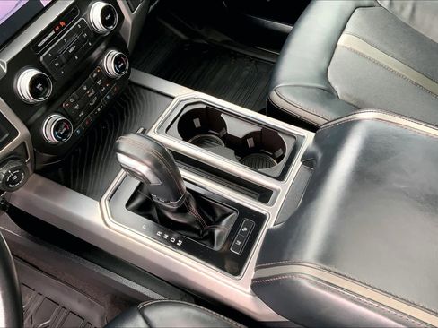 Used 2019 Ford F150 Platinum w/ Equipment Group 701A Luxury image 15