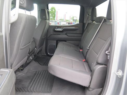 Used 2025 Chevrolet Silverado 1500 LT AWD/4WD image 16