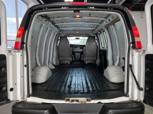 Used 2011 Chevrolet Express 1500 image 10