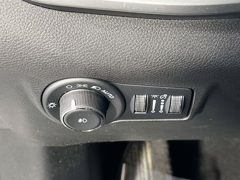 Used 2022 Jeep Compass Latitude w/ Convenience Group AWD/4WD image 10
