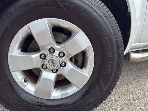 Used 2013 Nissan Frontier SV w/ SV Value Truck Pkg RWD image 24