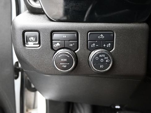 Used 2024 Chevrolet Silverado 2500 LT AWD/4WD image 9