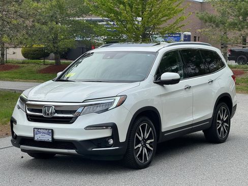 Used 2019 Honda Pilot Touring image 3
