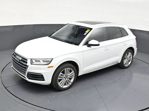 Used 2018 Audi Q5 2.0T Premium Plus w/ Premium Plus Package AWD/4WD image 12