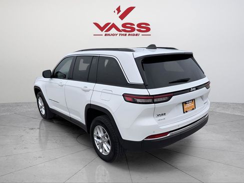 Used 2024 Jeep Grand Cherokee Laredo X w/ Luxury Tech Group I image 3