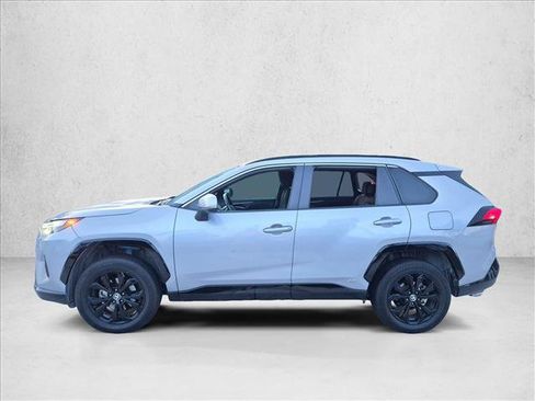 Used 2022 Toyota RAV4 SE w/ SE Grade Weather Package AWD/4WD image 8