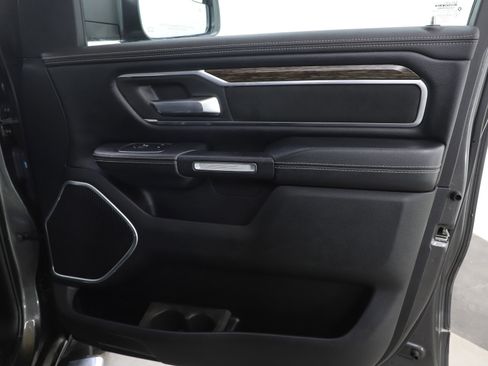 Used 2019 RAM 1500 Laramie image 9