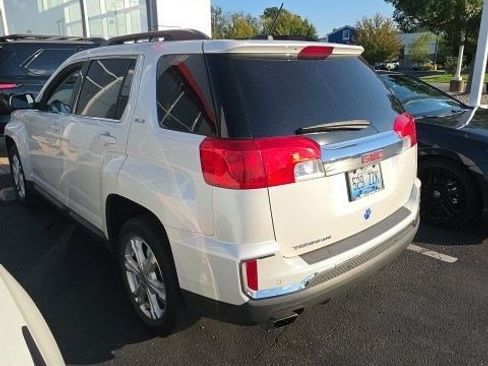 Used 2017 GMC Terrain SLE w/ Driver Alert Package I FWD image 4