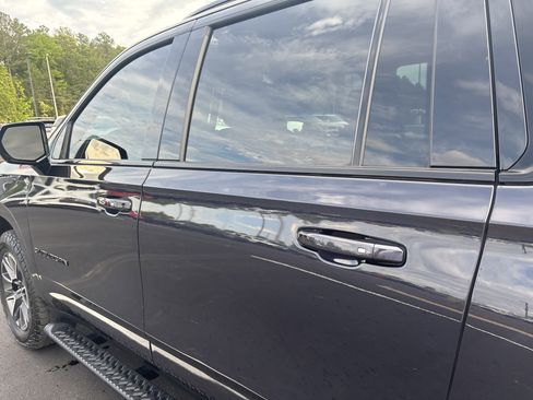 Used 2022 Chevrolet Suburban Z71 AWD/4WD image 14