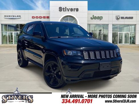 Used 2020 Jeep Grand Cherokee Altitude AWD/4WD image 1