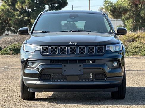 New 2026 Jeep Compass Latitude image 2