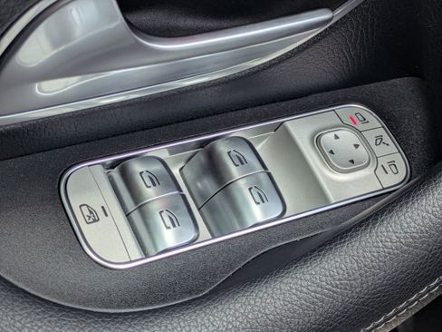 Used 2025 Mercedes-Benz GLS 450 4MATIC image 25