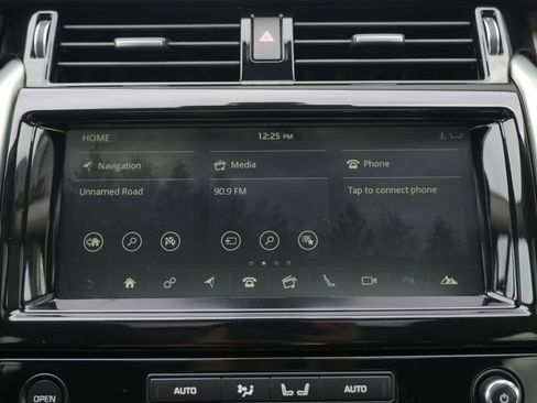 Used 2018 Land Rover Discovery HSE image 57