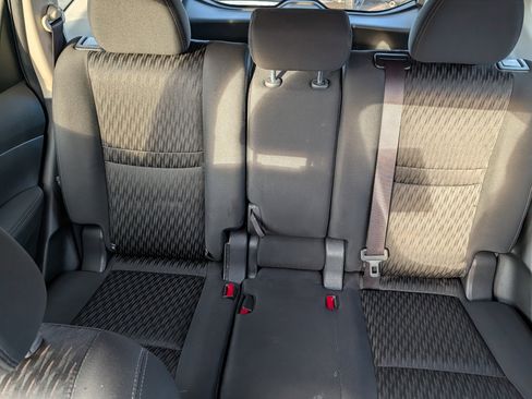 Used 2017 Nissan Rogue SV image 13