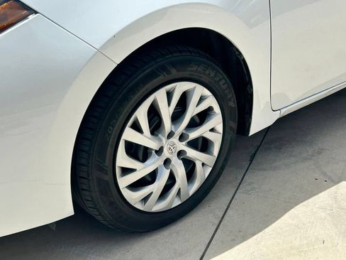 Used 2019 Toyota Corolla LE FWD image 9