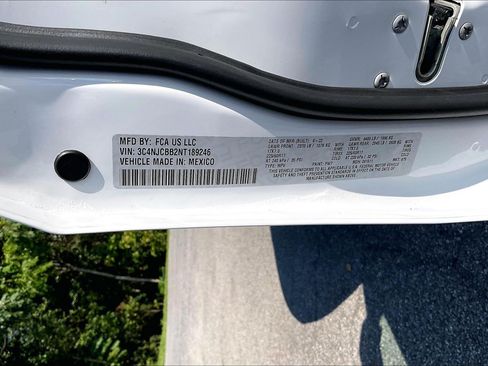 Used 2022 Jeep Compass Latitude w/ Sun and Sound Group FWD image 32