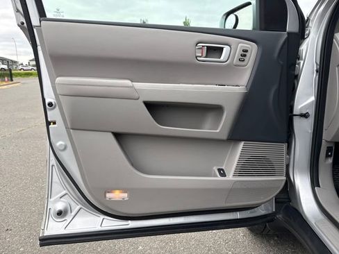 Used 2015 Honda Pilot Touring image 16