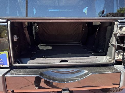 Used 2017 Jeep Wrangler Sahara w/ Dual Top Group AWD/4WD image 7