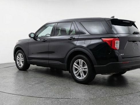 Used 2024 Ford Explorer XLT w/ Equipment Group 202A image 6