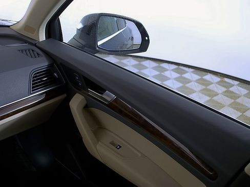 Used 2018 Audi Q5 2.0T Premium Plus w/ Premium Plus Package image 19