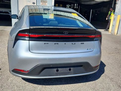 Used 2023 Toyota Prius LE image 7