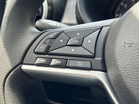 Used 2021 Nissan Kicks SV FWD image 9