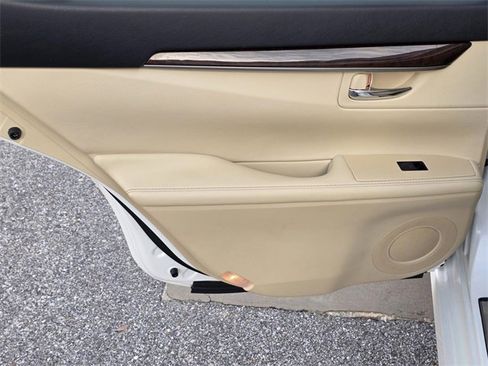 Used 2015 Lexus ES 350 image 29