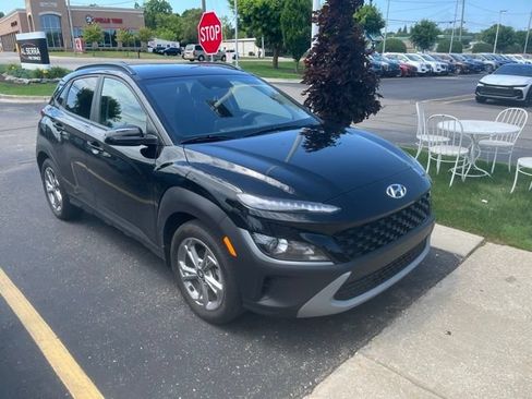 Used 2023 Hyundai Kona SEL AWD/4WD image 1