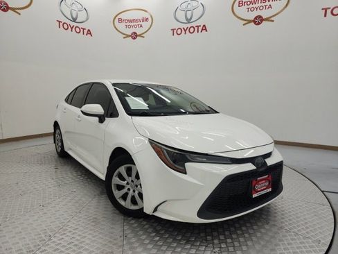 Used 2021 Toyota Corolla LE image 1