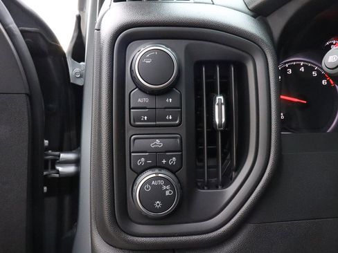 Used 2023 Chevrolet Silverado 1500 Custom Trail Boss w/ LPO, Dark Essentials Package image 11